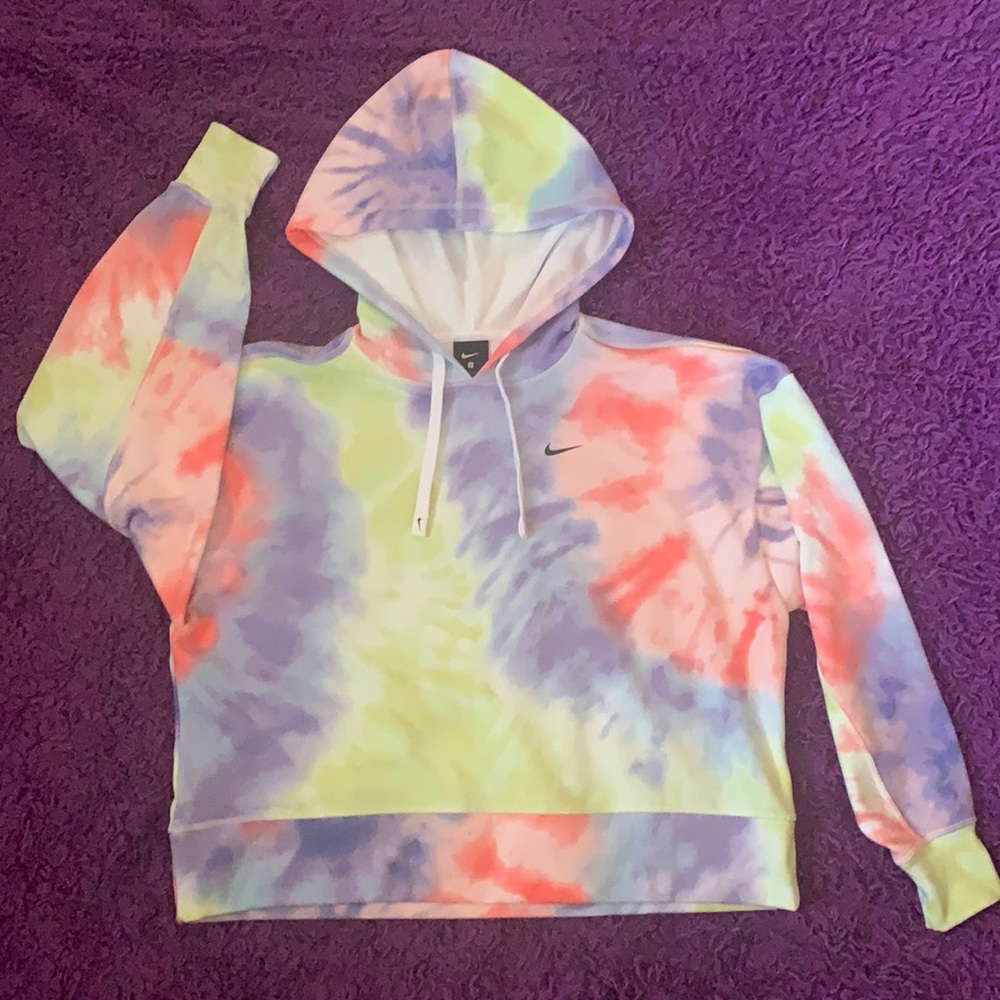 Cropped tie-dye nike hoodie